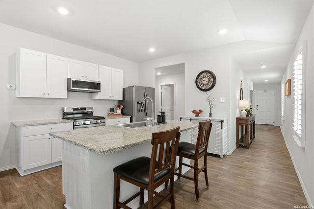 481 Middle Green, Floresville, TX 78114