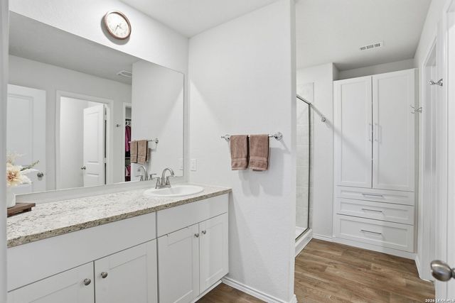 481 Middle Green, Floresville, TX 78114