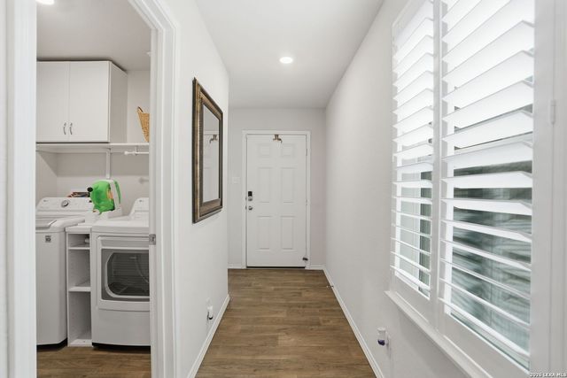 481 Middle Green, Floresville, TX 78114