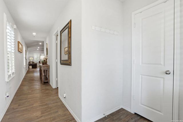 481 Middle Green, Floresville, TX 78114