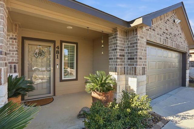 481 Middle Green, Floresville, TX 78114
