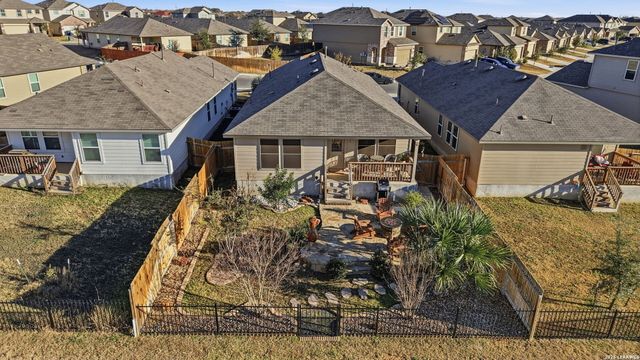481 Middle Green, Floresville, TX 78114