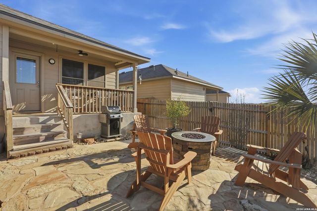 481 Middle Green, Floresville, TX 78114