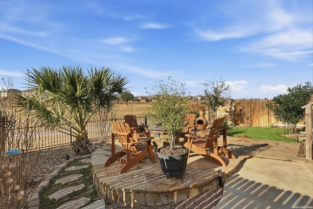 481 Middle Green, Floresville, TX 78114