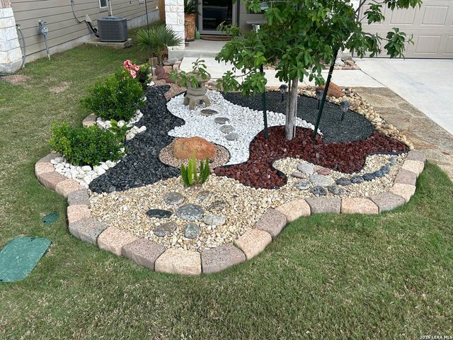 481 Middle Green, Floresville, TX 78114