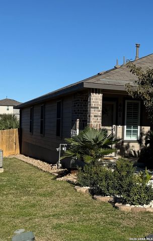 481 Middle Green, Floresville, TX 78114