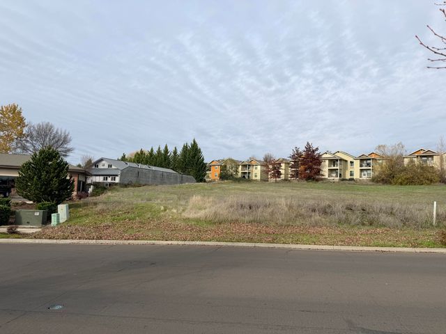 3583 Arrowhead Drive, Medford, OR 97504