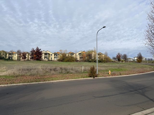 3583 Arrowhead Drive, Medford, OR 97504