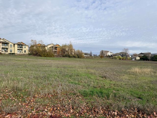 3583 Arrowhead Drive, Medford, OR 97504