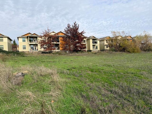 3583 Arrowhead Drive, Medford, OR 97504