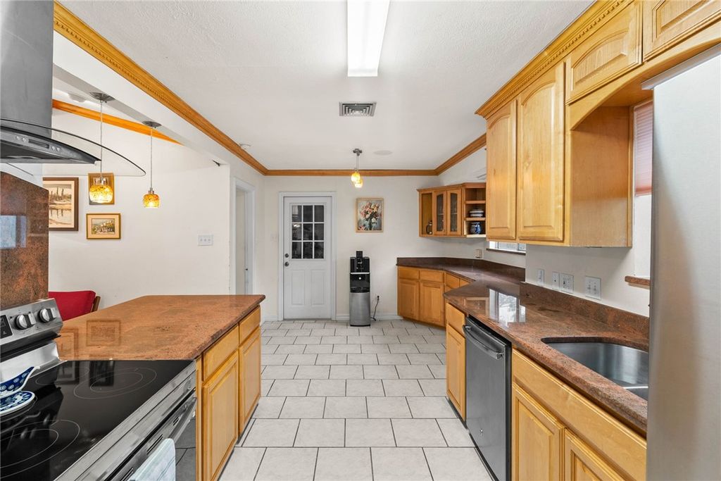 5217 Moultrie Dr, Corpus Christi, TX 78413 — photo 5