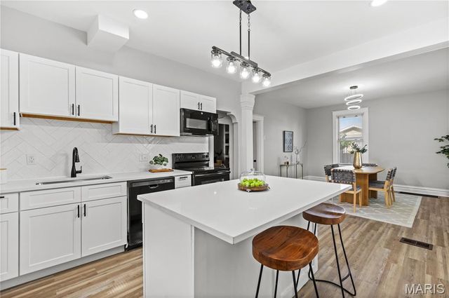 3653 Upton St Street, St Louis, MO 63116