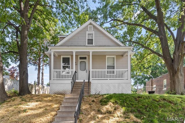 3653 Upton St Street, St Louis, MO 63116