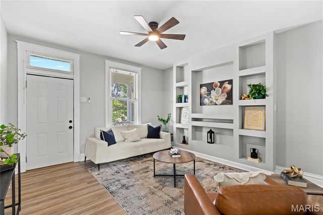 3653 Upton St Street, St Louis, MO 63116