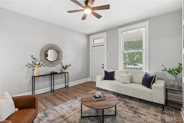 3653 Upton St Street, St Louis, MO 63116