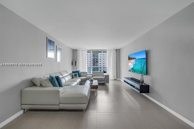 19390 Collins Ave 702, Sunny Isles Beach, FL 33160