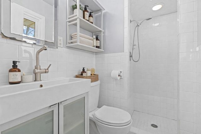 5604 Hawkes Drive, Edina, MN 55436