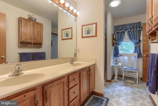 1248 ASH LN, Lebanon, PA 17042