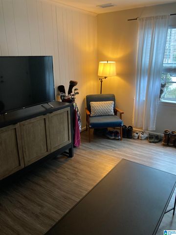 2038 Montreat Cir Apt B, Vestavia Hills, AL 35216