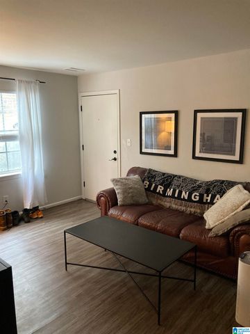 2038 Montreat Cir Apt B, Vestavia Hills, AL 35216