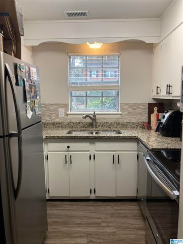 2038 Montreat Cir Apt B, Vestavia Hills, AL 35216