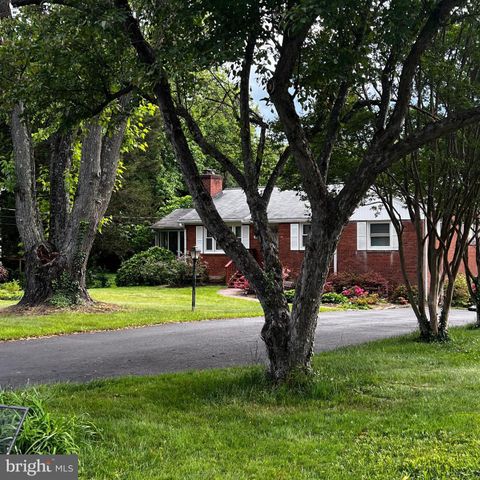 3817 ESTEL RD, Fairfax, VA 22031