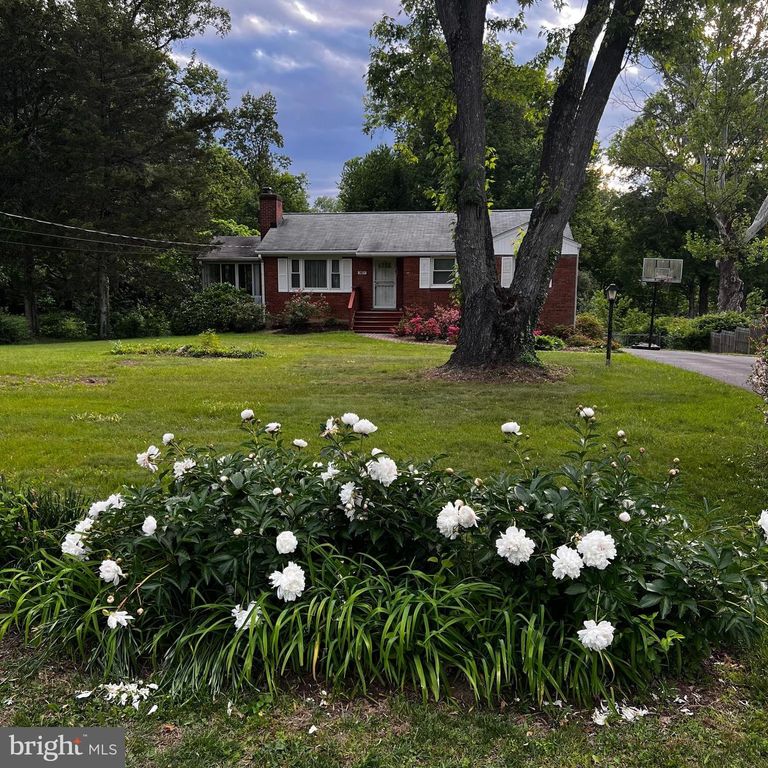 3817 ESTEL RD, Fairfax, VA 22031