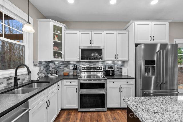 901 Wild River Run, Marshall, NC 28753