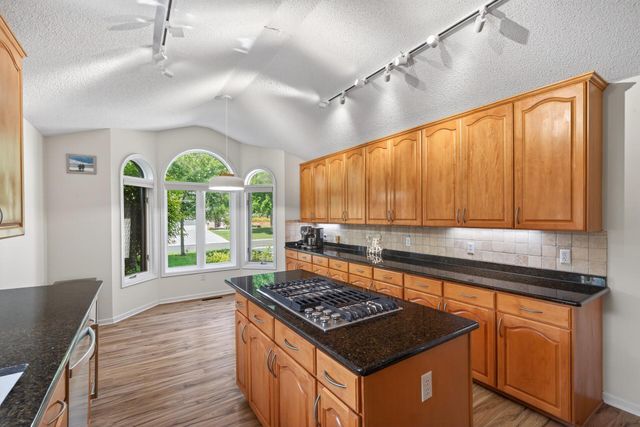 10417 Fawns Way, Eden Prairie, MN 55347