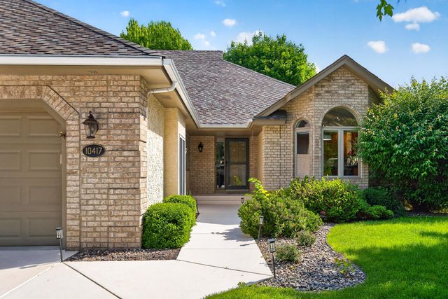 10417 Fawns Way, Eden Prairie, MN 55347