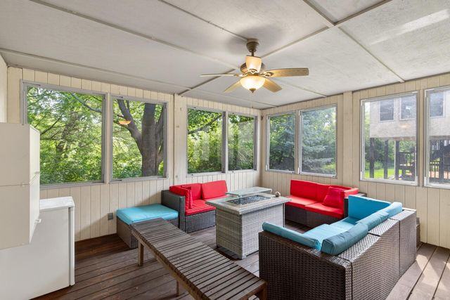 10417 Fawns Way, Eden Prairie, MN 55347
