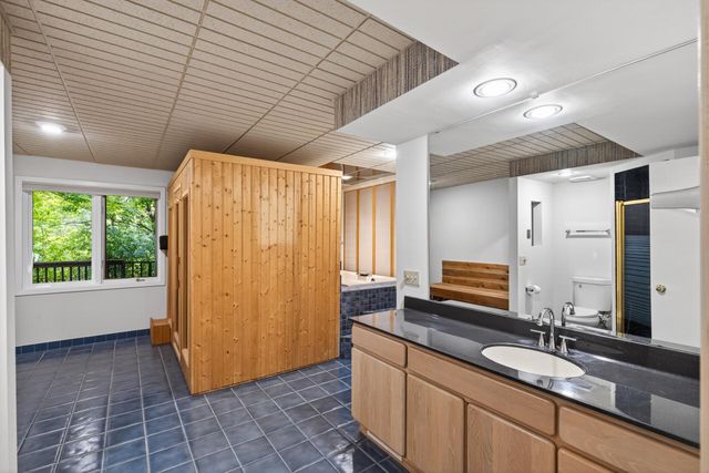 10417 Fawns Way, Eden Prairie, MN 55347