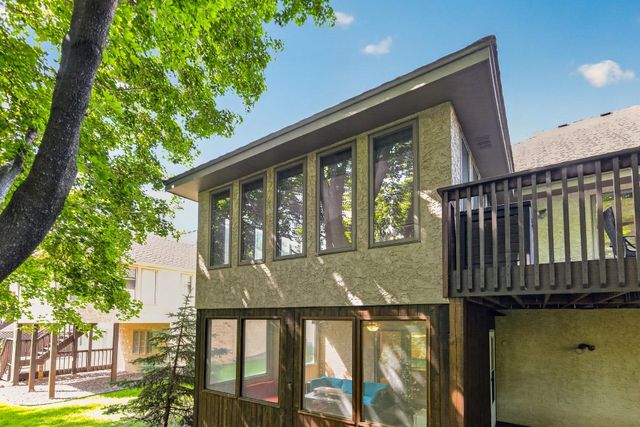 10417 Fawns Way, Eden Prairie, MN 55347