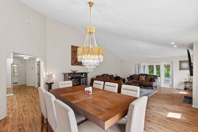 10417 Fawns Way, Eden Prairie, MN 55347