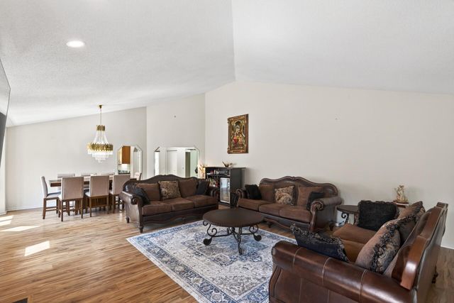 10417 Fawns Way, Eden Prairie, MN 55347