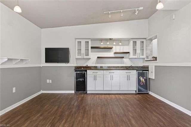 510 Heacox LN, Newport News, VA 23608