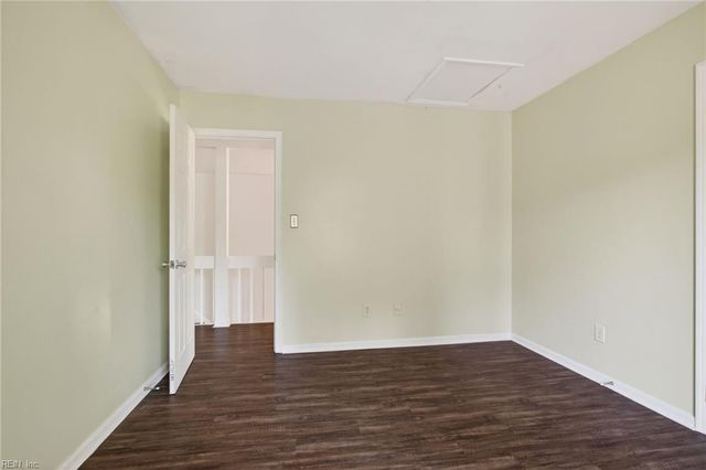 510 Heacox LN, Newport News, VA 23608