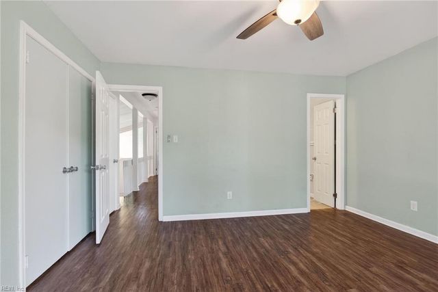 510 Heacox LN, Newport News, VA 23608