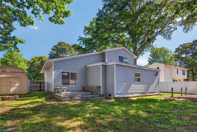 510 Heacox LN, Newport News, VA 23608
