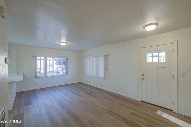 206 W SUNLAND Avenue, Phoenix, AZ 85041