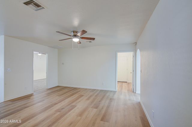 206 W SUNLAND Avenue, Phoenix, AZ 85041