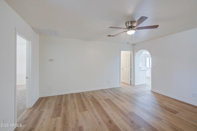 206 W SUNLAND Avenue, Phoenix, AZ 85041
