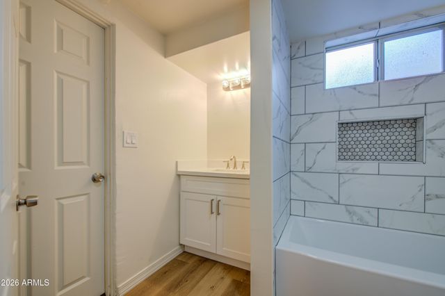 206 W SUNLAND Avenue, Phoenix, AZ 85041