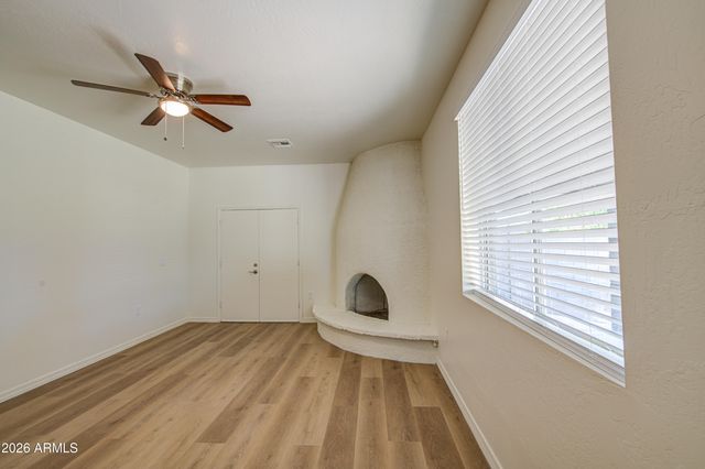 206 W SUNLAND Avenue, Phoenix, AZ 85041