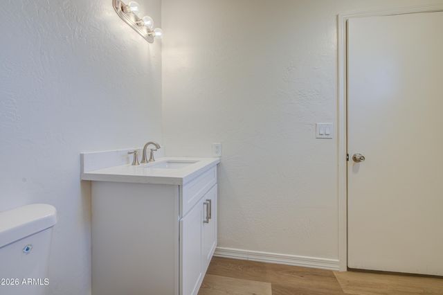 206 W SUNLAND Avenue, Phoenix, AZ 85041