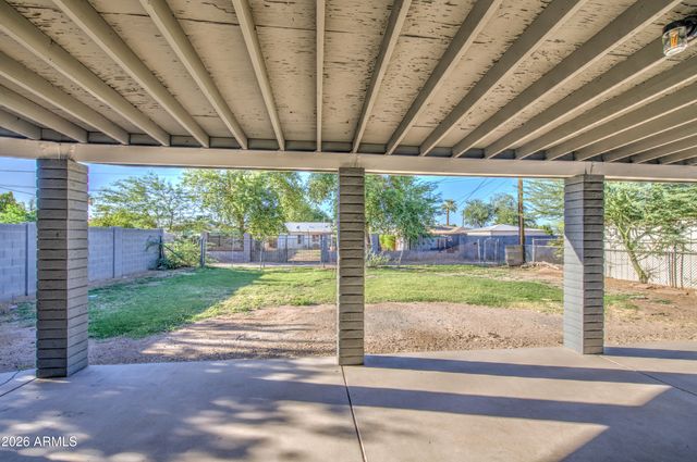 206 W SUNLAND Avenue, Phoenix, AZ 85041