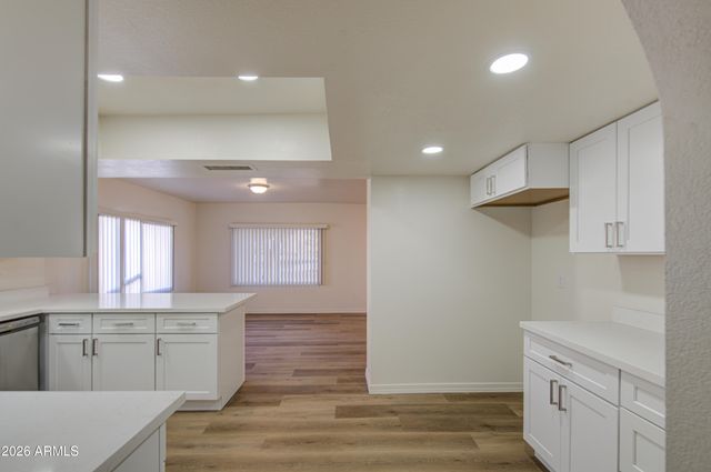 206 W SUNLAND Avenue, Phoenix, AZ 85041