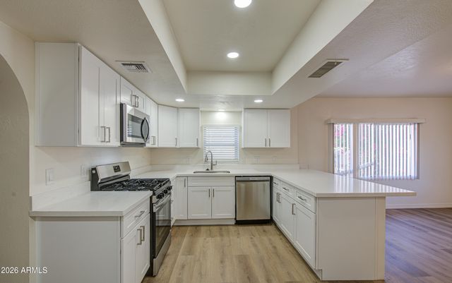 206 W SUNLAND Avenue, Phoenix, AZ 85041