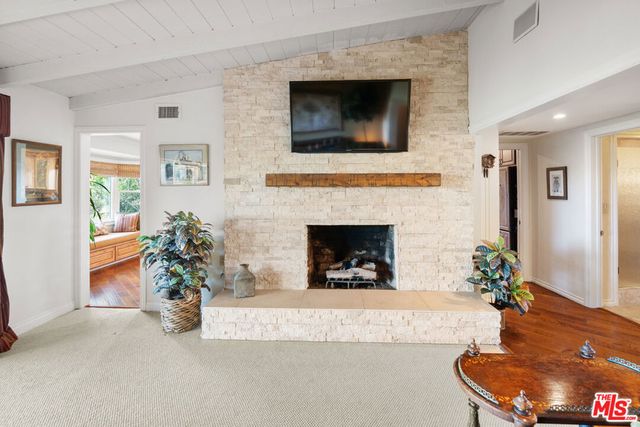 15570 Briarwood Drive, Sherman Oaks, CA 91403