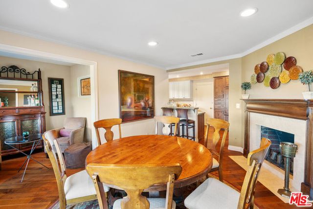 15570 Briarwood Drive, Sherman Oaks, CA 91403